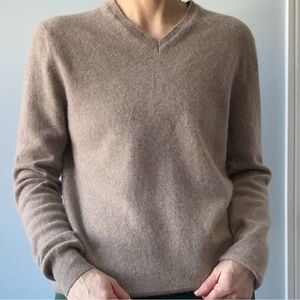 BLACK BROWN 1826 Neutral Tan 100% 2-Ply Cashmere Sweater  Quiet Luxury Essential